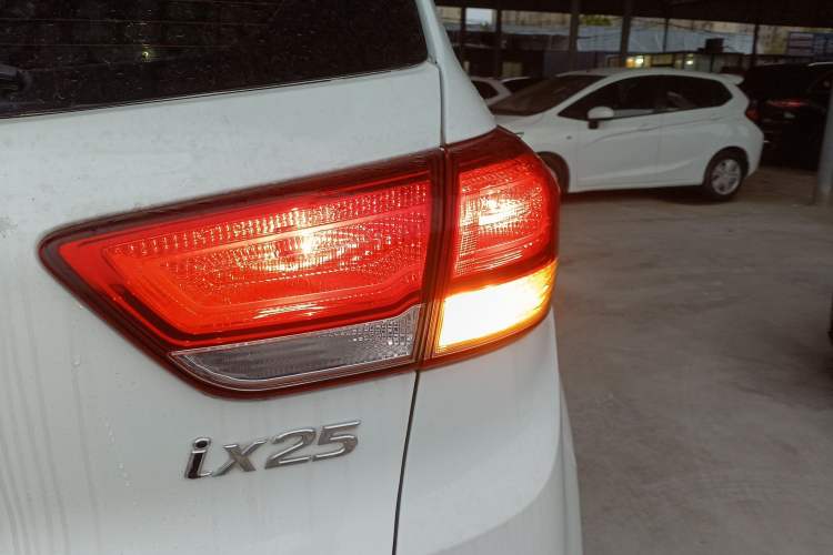 Used Hyundai ix25 2017 1.6L Automatic Smart Version Exterior 6