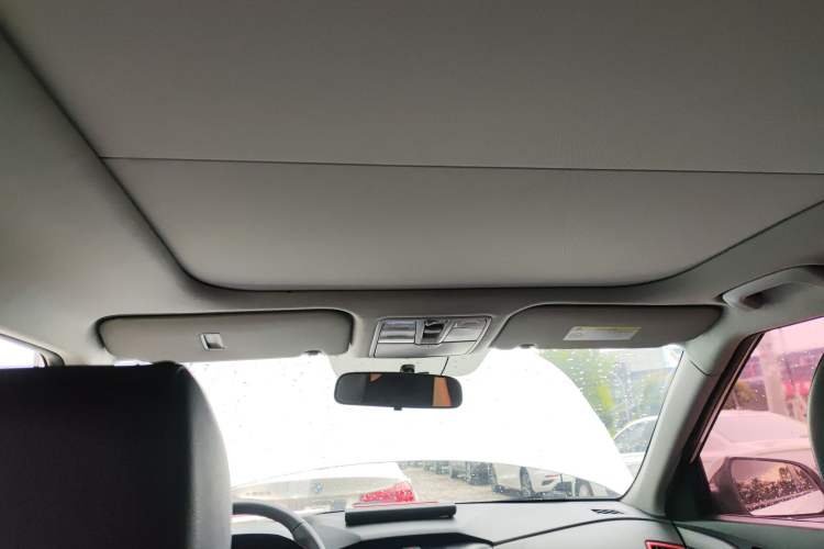 Used Hyundai ix25 2017 1.6L Automatic Smart Version Headliner