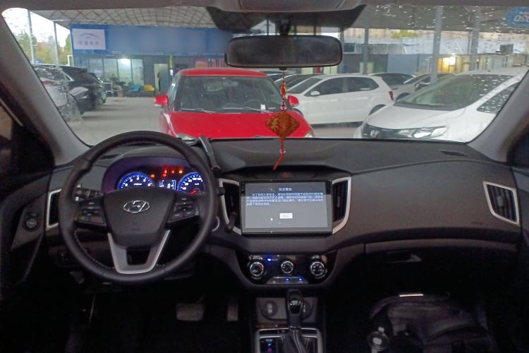 Used Hyundai ix25 2017 1.6L Automatic Smart Version Interior 2