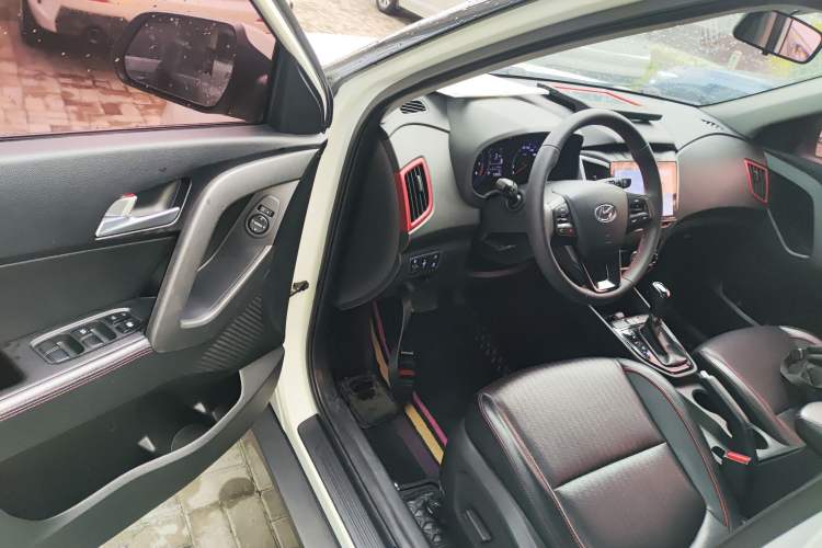 Used Hyundai ix25 2017 1.6L Automatic Smart Version Interior 3