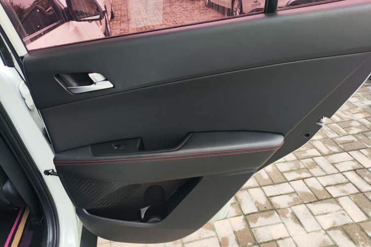 Used Hyundai ix25 2017 1.6L Automatic Smart Version Interior 6