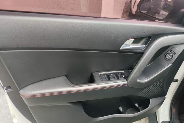 Used Hyundai ix25 2017 1.6L Automatic Smart Version Interior 7