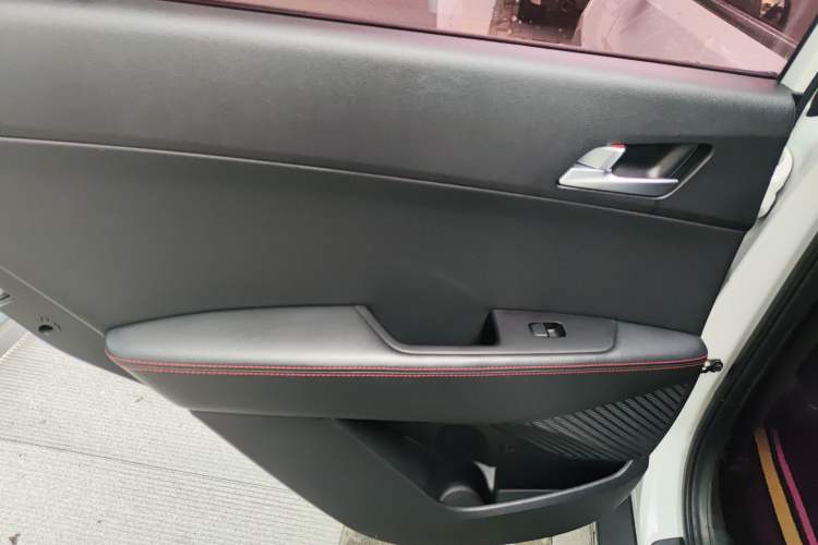 Used Hyundai ix25 2017 1.6L Automatic Smart Version Interior 8