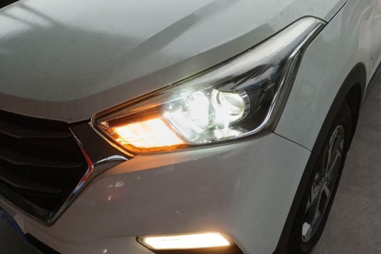 Used Hyundai ix25 2017 1.6L Automatic Smart Version Left Front Headlight