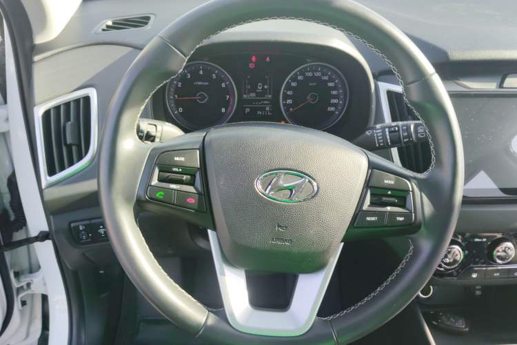 Used Hyundai ix25 2017 1.6L Automatic Smart Version Steering Wheel