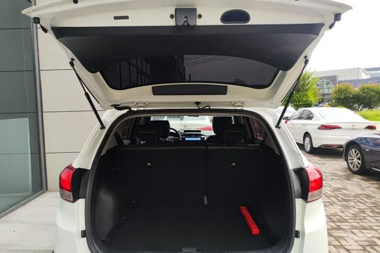 Used Hyundai ix25 2017 1.6L Automatic Smart Version Trunk