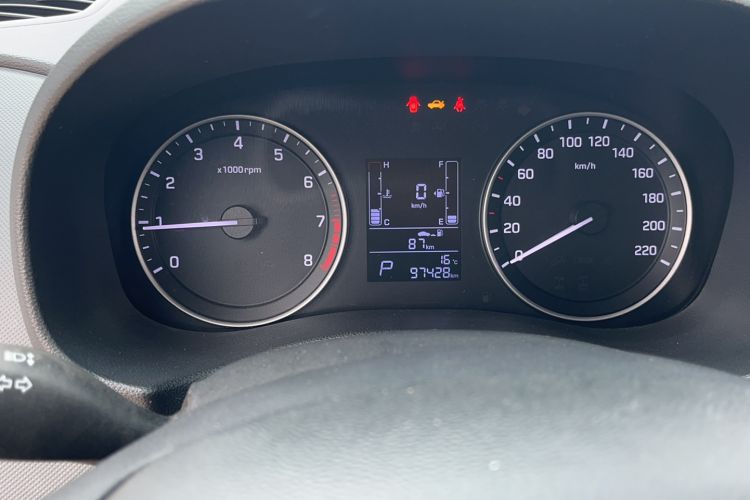 Used Hyundai ix25 2015 1.6L Automatic Two-Wheel Drive Smart GLS Trim Odometer Close Up