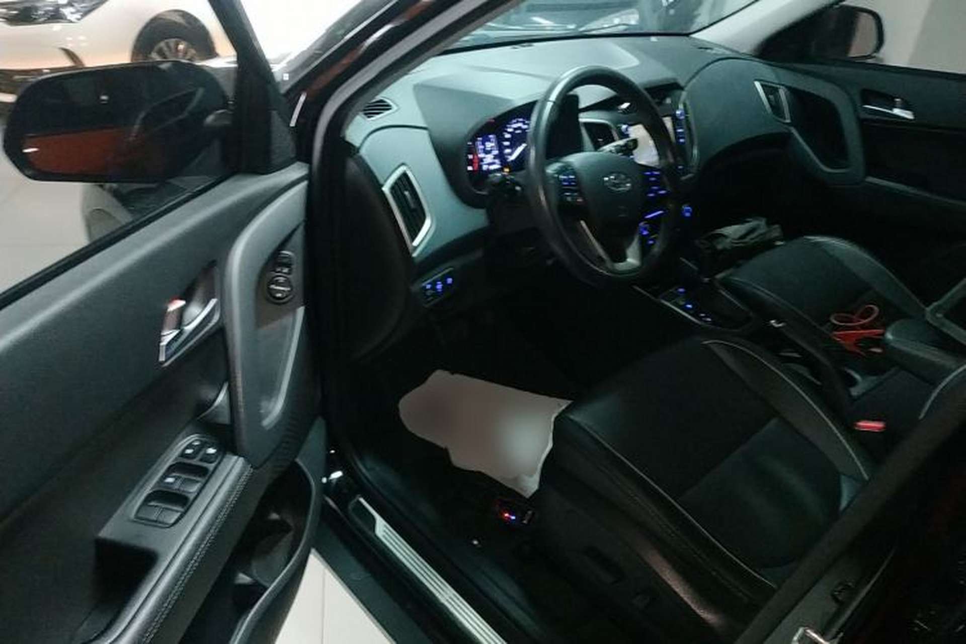 Used Hyundai ix25 2015 1.6L Automatic Two-Wheel-Drive Deluxe DLX Model Driver Seat