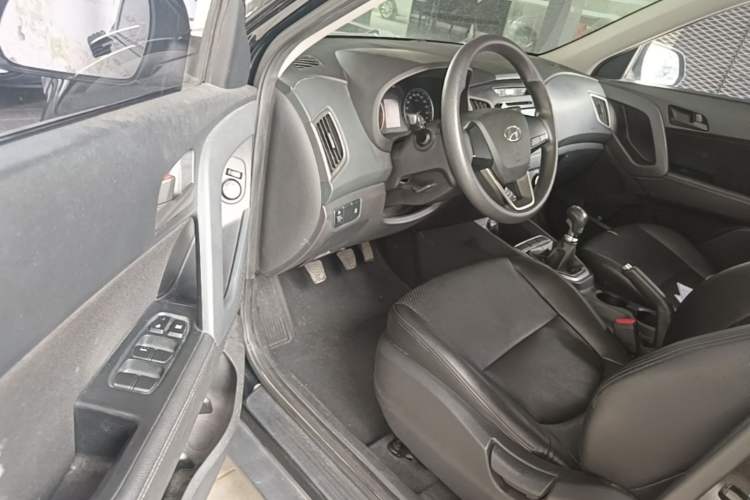 Used Hyundai ix25 2015 1.6L Manual Two-Wheel Drive Fashionable GS Model Driver Seat