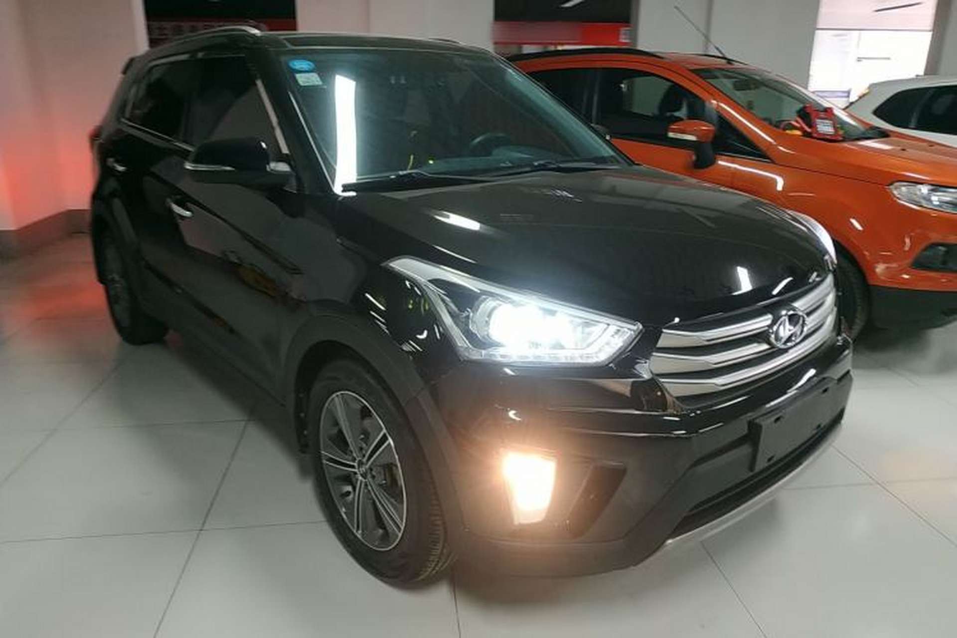 Used Hyundai ix25 2015 1.6L Automatic Two-Wheel-Drive Deluxe DLX Model Front Right 45 Deg
