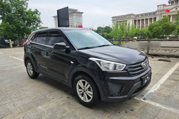 Used Hyundai ix25 2015 1.6L Manual Two-Wheel Drive Fashionable GS Model Front Right 45 Deg