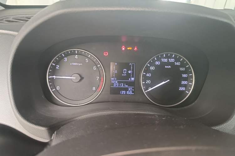 Used Hyundai ix25 2015 1.6L Manual Two-Wheel Drive Fashionable GS Model Instrument Cluster