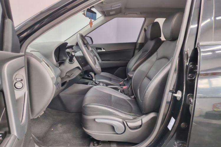 Used Hyundai ix25 2015 1.6L Automatic Two-Wheel Drive Smart GLS Trim Interior 8