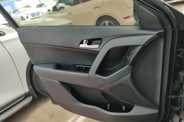 Used Hyundai ix25 2015 1.6L Automatic Two-Wheel Drive Smart GLS Trim Left Front Door Interior