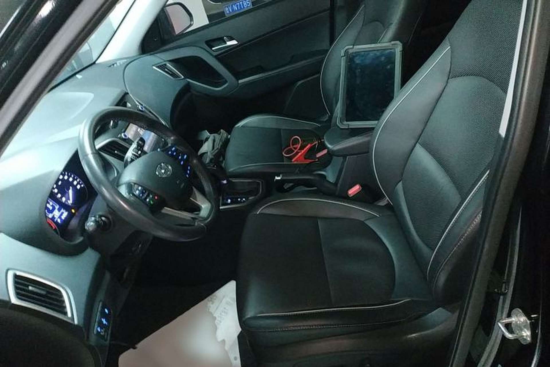 Used Hyundai ix25 2015 1.6L Automatic Two-Wheel-Drive Deluxe DLX Model Left Front Seat