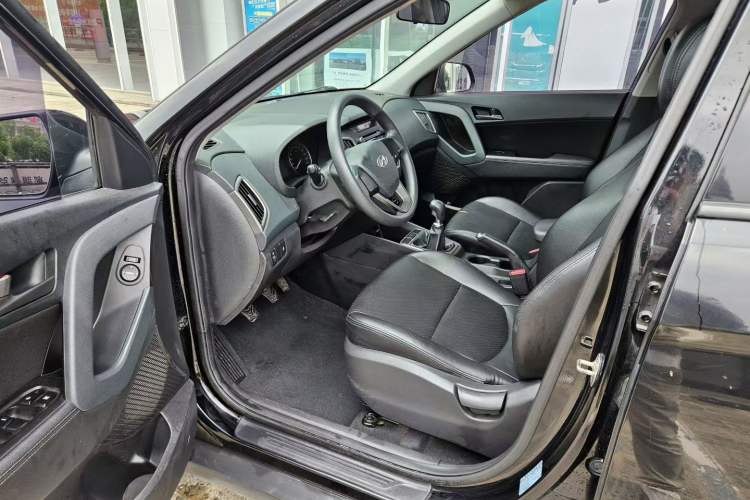 Used Hyundai ix25 2015 1.6L Manual Two-Wheel Drive Fashionable GS Model Left Front Seat