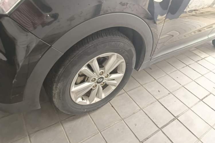 Used Hyundai ix25 2015 1.6L Manual Two-Wheel Drive Fashionable GS Model Left Front Wheel Hub