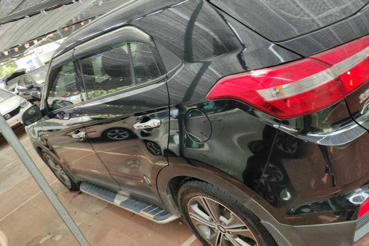 Used Hyundai ix25 2015 1.6L Automatic Two-Wheel Drive Smart GLS Trim Left Side