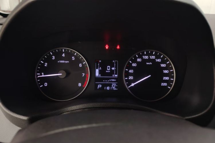 Used Hyundai ix25 2015 1.6L Automatic Two-Wheel Drive Smart GLS Trim Odometer Close Up