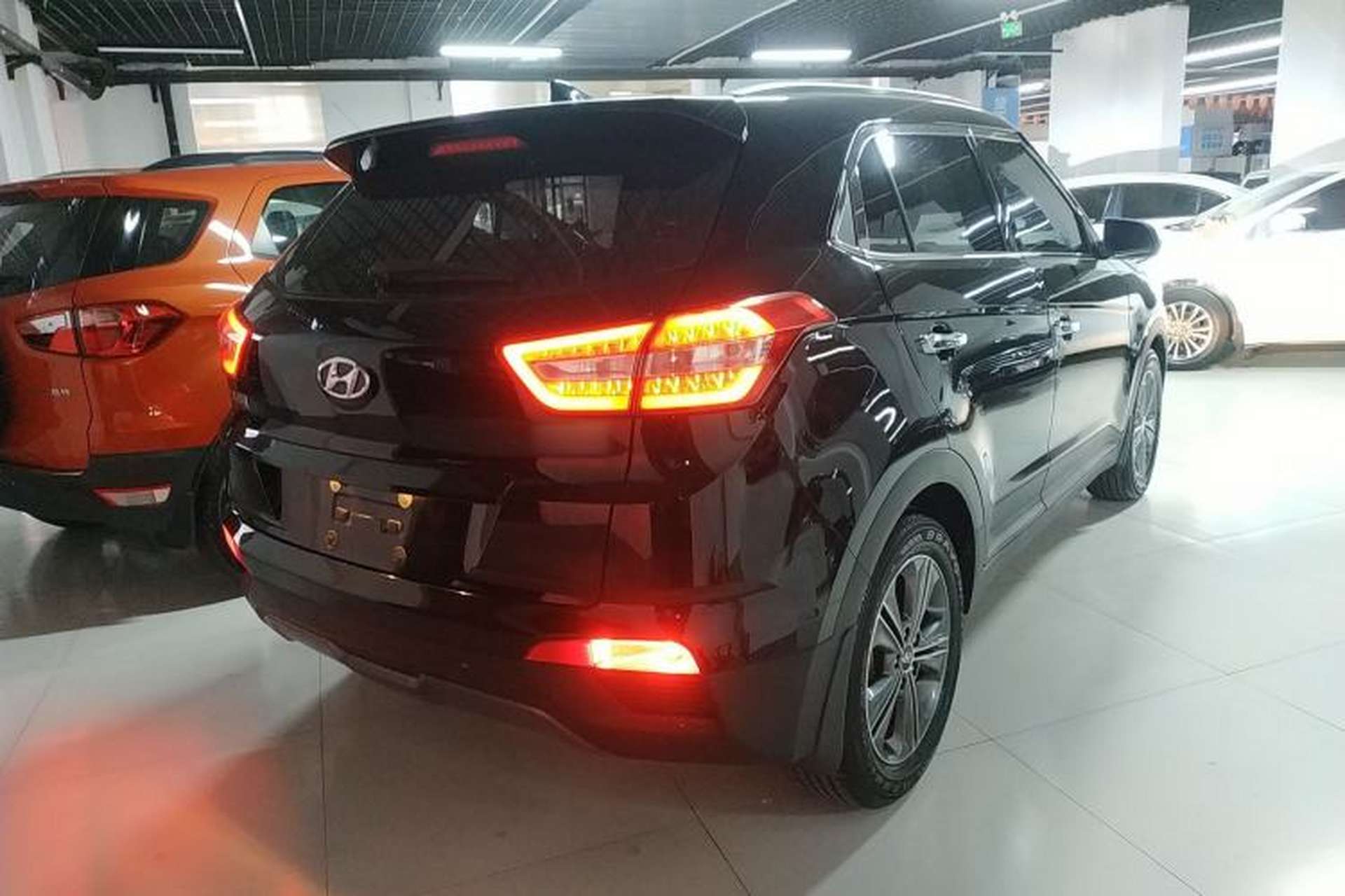 Used Hyundai ix25 2015 1.6L Automatic Two-Wheel-Drive Deluxe DLX Model Rear Right 45 Deg