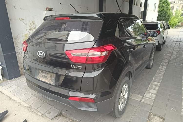 Used Hyundai ix25 2015 1.6L Manual Two-Wheel Drive Fashionable GS Model Rear Right 45 Deg