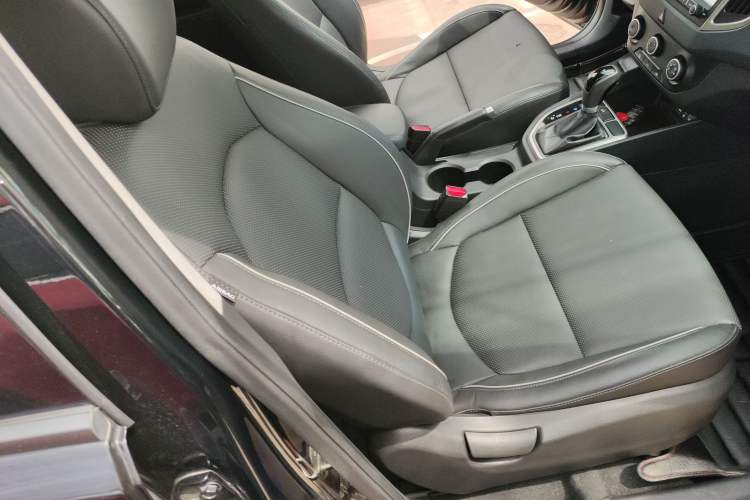 Used Hyundai ix25 2015 1.6L Automatic Two-Wheel Drive Smart GLS Trim Right Front Seat