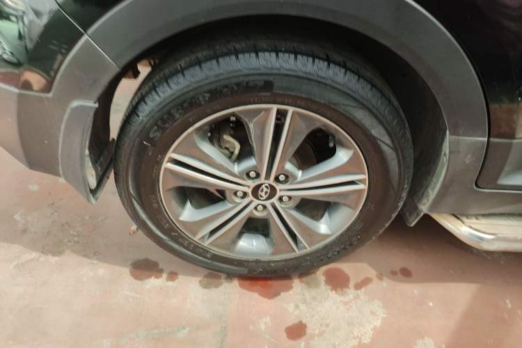 Used Hyundai ix25 2015 1.6L Automatic Two-Wheel Drive Smart GLS Trim Right Rear Wheel Hub