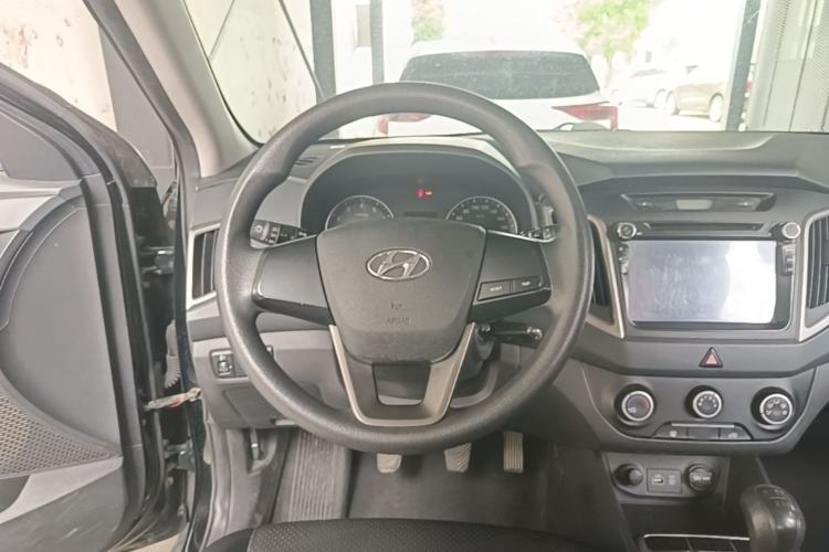 Used Hyundai ix25 2015 1.6L Manual Two-Wheel Drive Fashionable GS Model Steering Wheel