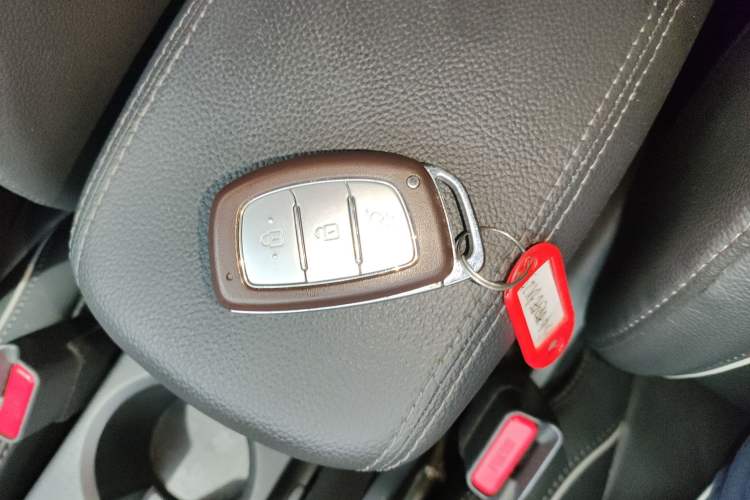 Used Hyundai ix25 2015 1.6L Automatic Two-Wheel Drive Smart GLS Trim Vehicle Key
