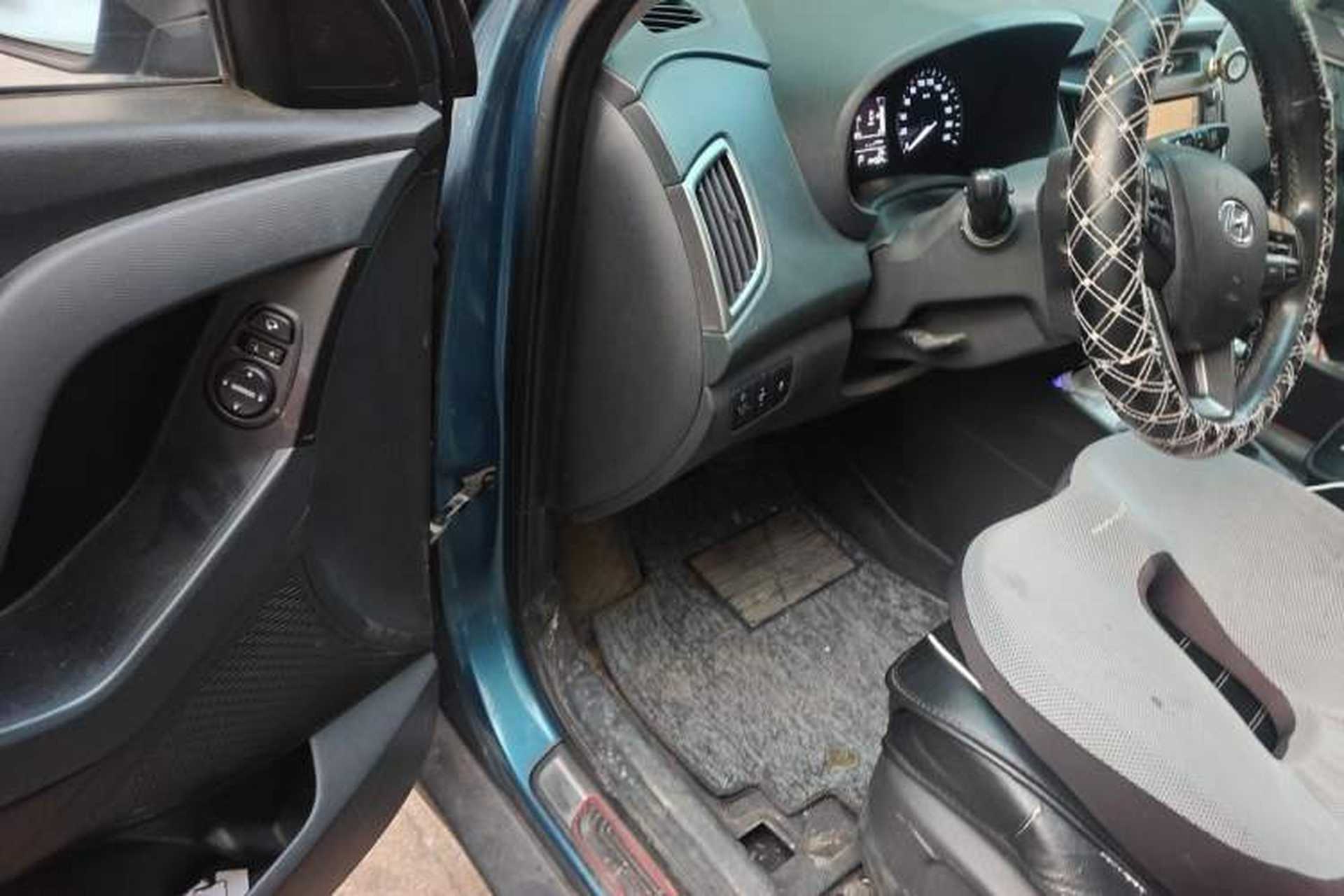 Used Hyundai ix25 2015 1.6L Automatic Two-Wheel-Drive Deluxe DLX Model Driver Seat