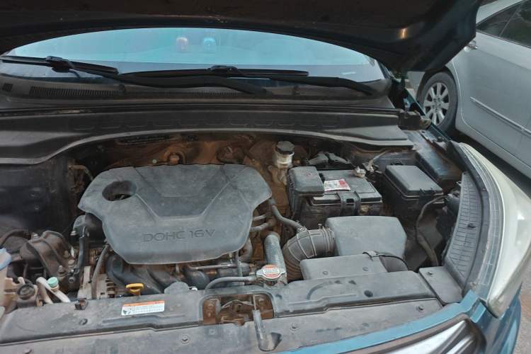 Used Hyundai ix25 2015 1.6L Automatic Two-Wheel-Drive Deluxe DLX Model Engine Bay Left