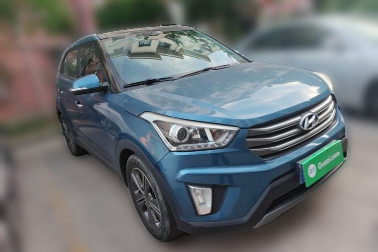 Used Hyundai ix25 2015 1.6L Automatic Two-Wheel-Drive Deluxe DLX Model Front Right 45 Deg