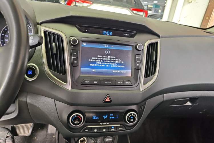 Used Hyundai ix25 2015 2.0L Automatic Two-Wheel Drive Intelligent GLS Audio And AC Panel