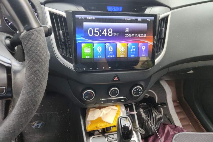 Used Hyundai ix25 2015 1.6L Automatic Two-Wheel Drive Smart GLS Trim Audio And AC Panel
