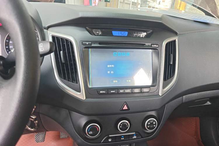 Used Hyundai ix25 2015 1.6L Manual Two-Wheel Drive Fashionable GS Model Audio And AC Panel
