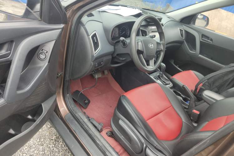 Used Hyundai ix25 2015 1.6L Automatic Two-Wheel Drive Fashionable GS Model Driver Seat