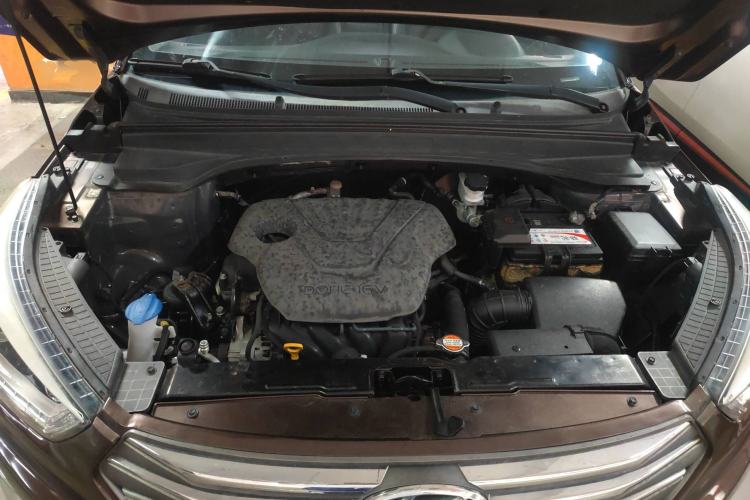 Used Hyundai ix25 2015 1.6L Automatic Two-Wheel-Drive Deluxe DLX Model Engine Bay