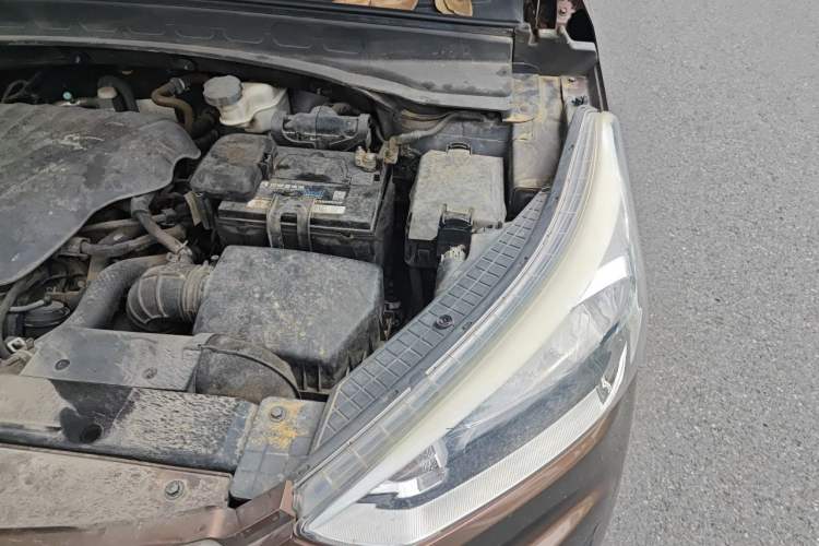 Used Hyundai ix25 2015 1.6L Manual Two-Wheel Drive Fashionable GS Model Engine Bay Left