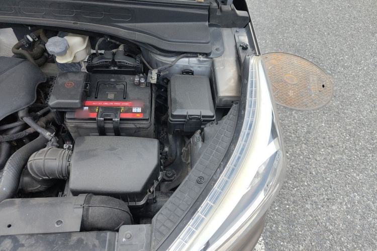 Used Hyundai ix25 2015 1.6L Automatic Two-Wheel Drive Smart GLS Trim Engine Bay Left
