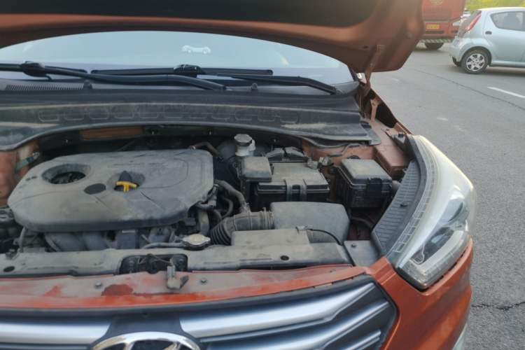 Used Hyundai ix25 2015 2.0L Automatic Two-Wheel Drive Intelligent GLS Engine Bay Left