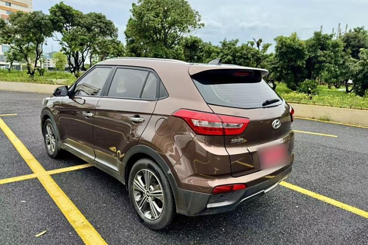 Used Hyundai ix25 2015 1.6L Automatic Two-Wheel-Drive Deluxe DLX Model Exterior 4