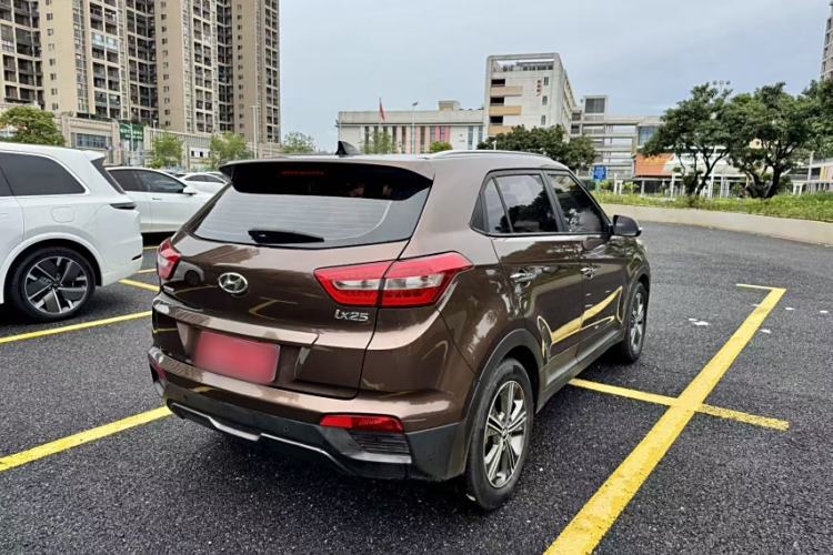 Used Hyundai ix25 2015 1.6L Automatic Two-Wheel-Drive Deluxe DLX Model Exterior 6