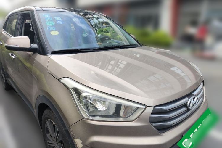 Used Hyundai ix25 2015 1.6L Automatic Two-Wheel Drive Smart GLS Trim Front Right 45 Deg