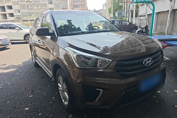 Used Hyundai ix25 2015 1.6L Manual Two-Wheel Drive Fashionable GS Model Front Right 45 Deg