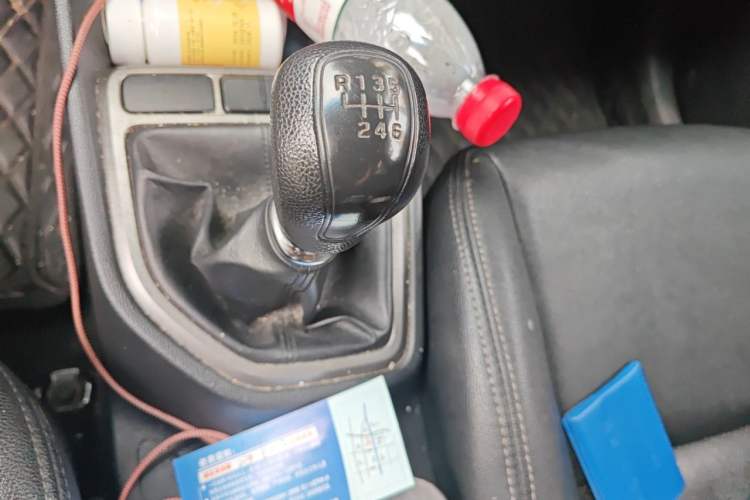 Used Hyundai ix25 2015 1.6L Manual Two-Wheel Drive Fashionable GS Model Gear Lever