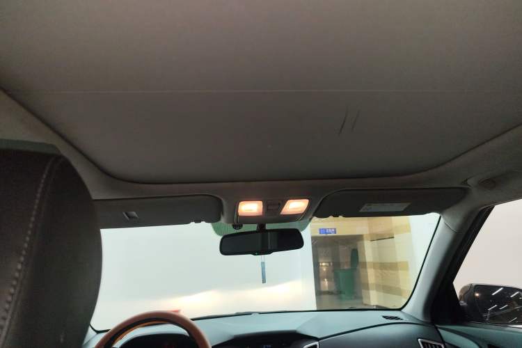 Used Hyundai ix25 2015 1.6L Automatic Two-Wheel-Drive Deluxe DLX Model Headliner