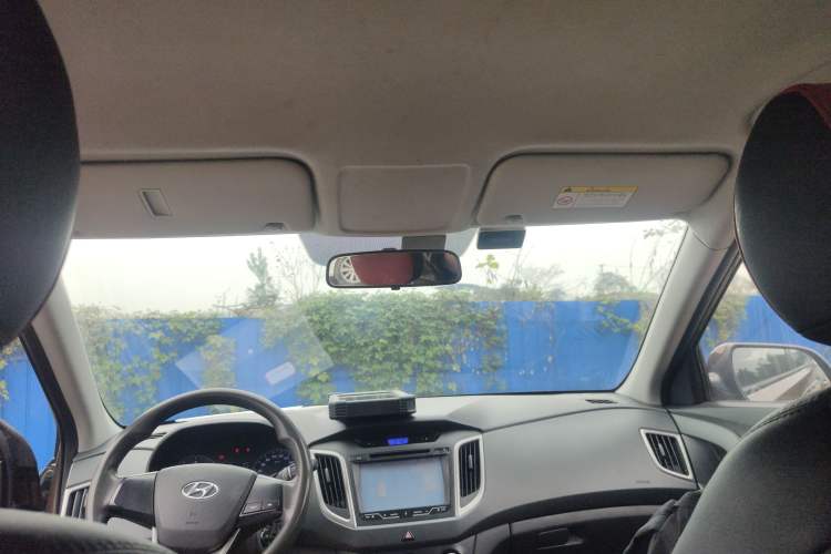 Used Hyundai ix25 2015 1.6L Automatic Two-Wheel Drive Fashionable GS Model Headliner