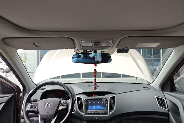 Used Hyundai ix25 2015 1.6L Automatic Two-Wheel-Drive Deluxe DLX Model Headliner