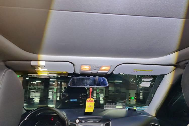 Used Hyundai ix25 2015 1.6L Automatic Two-Wheel-Drive Deluxe DLX Model Headliner
