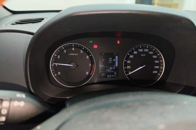 Used Hyundai ix25 2015 1.6L Automatic Two-Wheel-Drive Deluxe DLX Model Instrument Cluster
